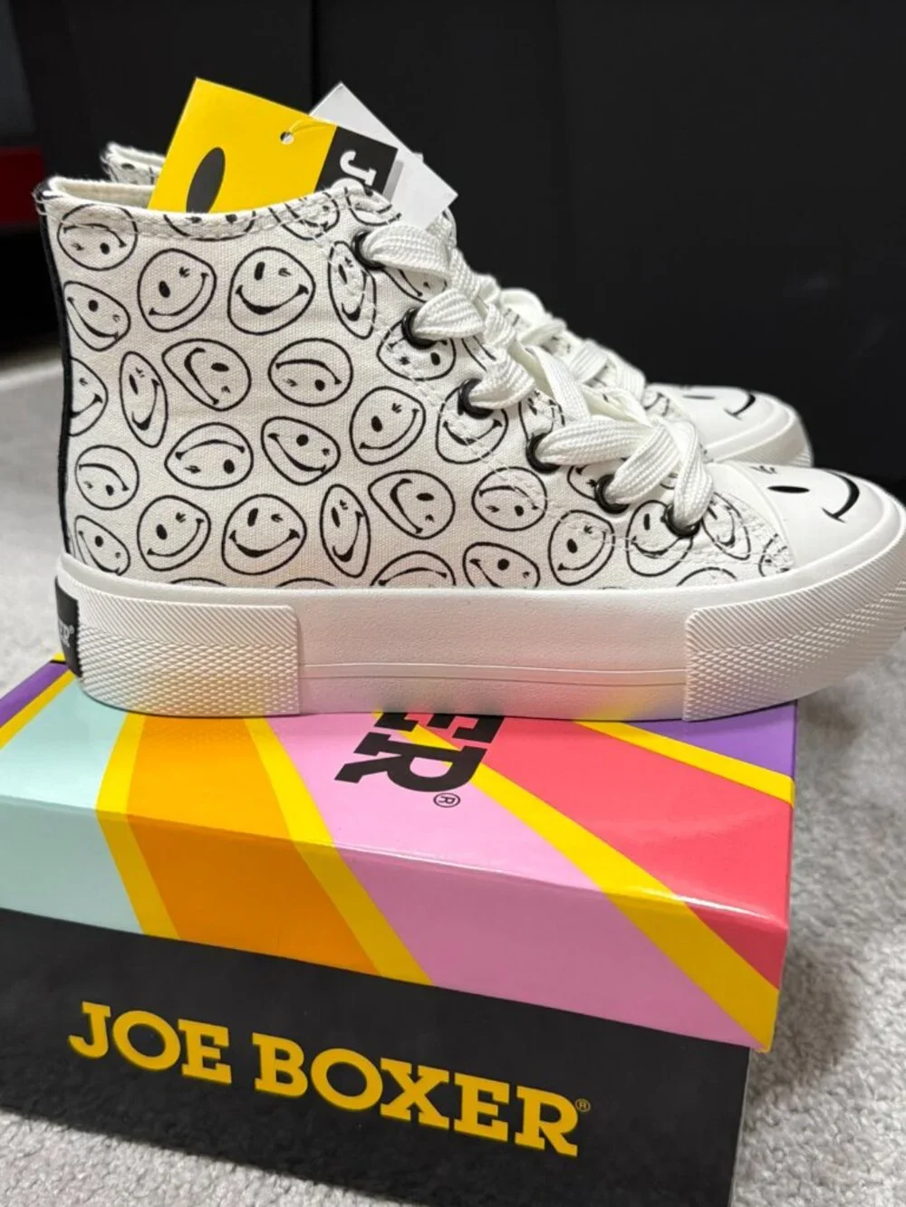 Joe Boxer Smiley Face Kid's Size 1 High Top Canvas Sneakers White